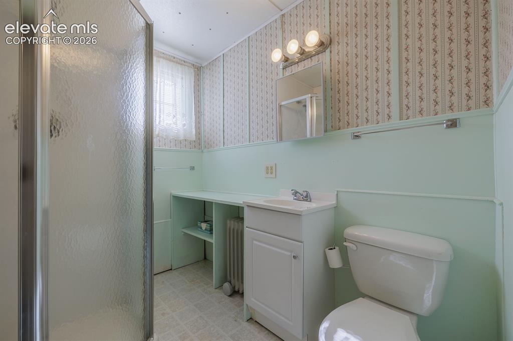 Image 10 of 22: Bathroom