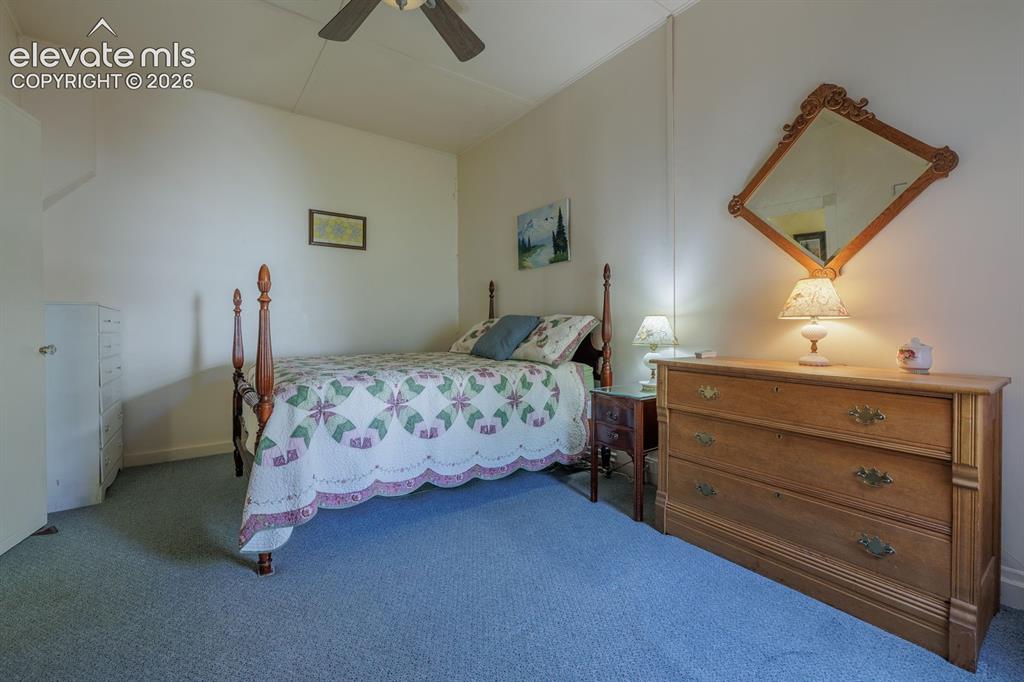 Image 8 of 22: Bedroom