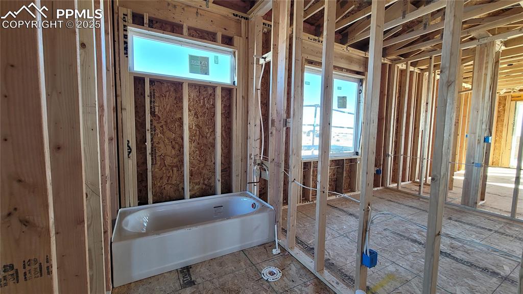 Image 11 of 19: Bathroom