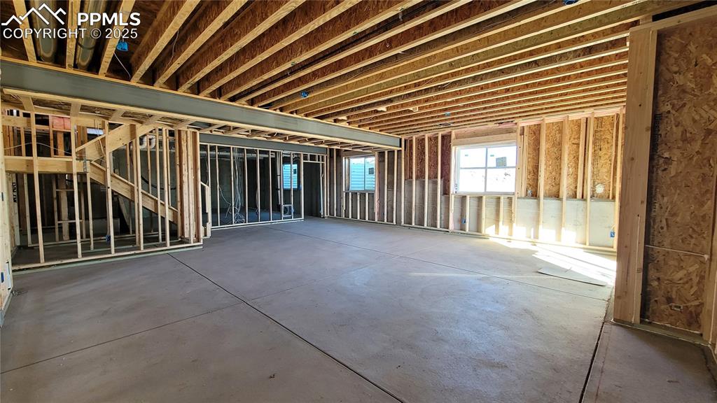 Image 17 of 19: Family Room