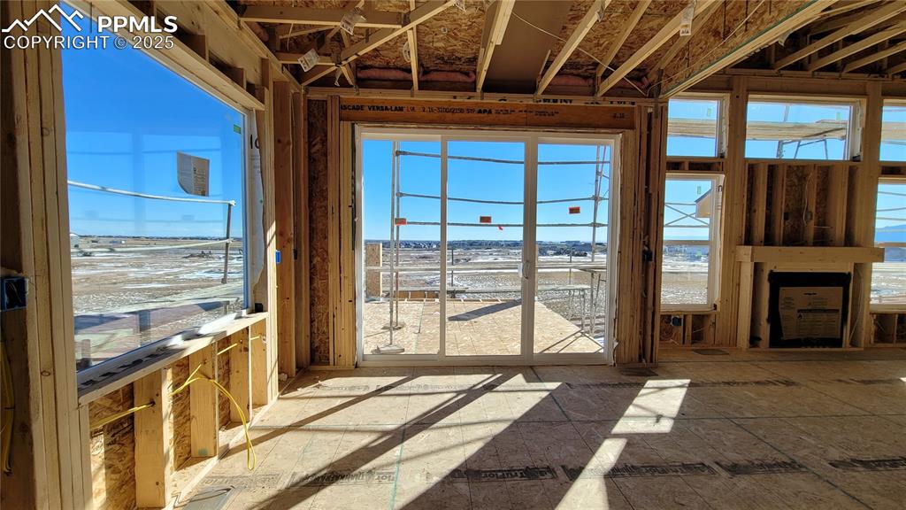 Image 5 of 19: Dining Area