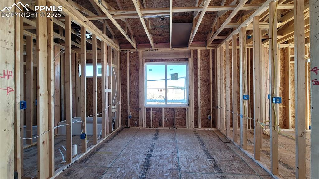 Image 9 of 19: Office