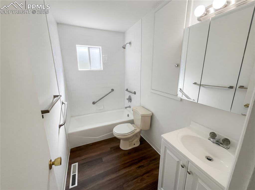 Image 11 of 18: No Description Available