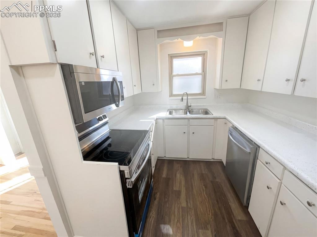 Image 2 of 18: No Description Available