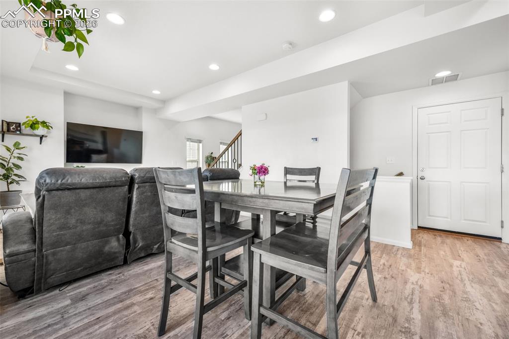 Image 12 of 49: Dining Area