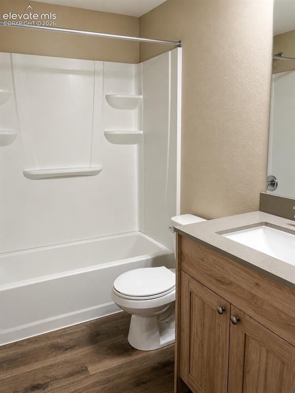 Image 27 of 33: Bathroom