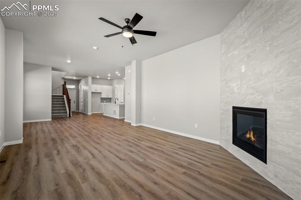 Image 13 of 38: Living Room