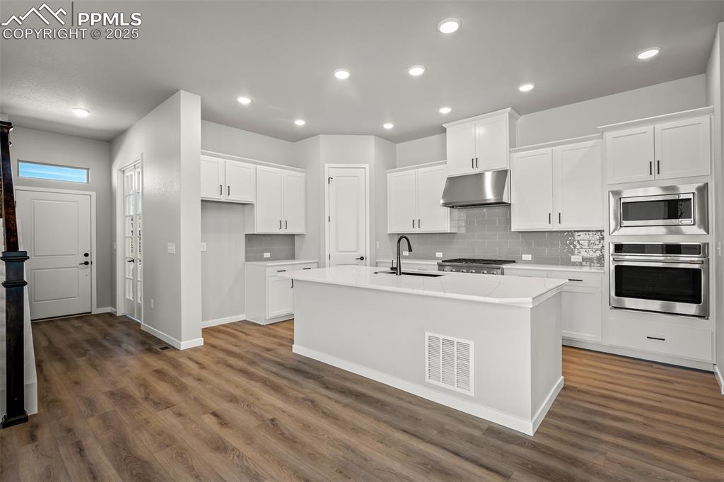 Image 2 of 38: Kitchen