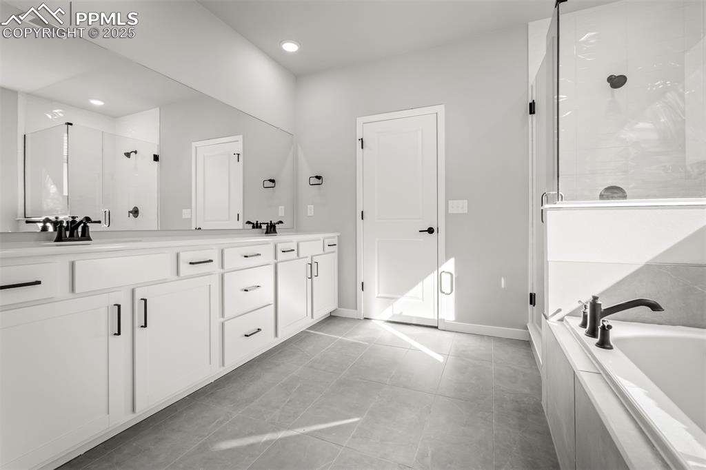 Image 22 of 38: Master Bathroom