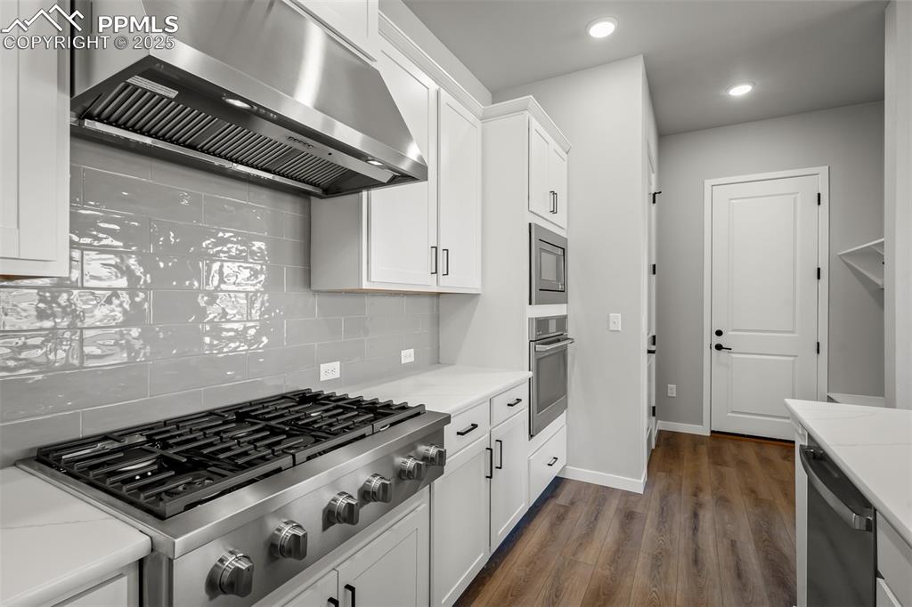 Image 6 of 38: Kitchen