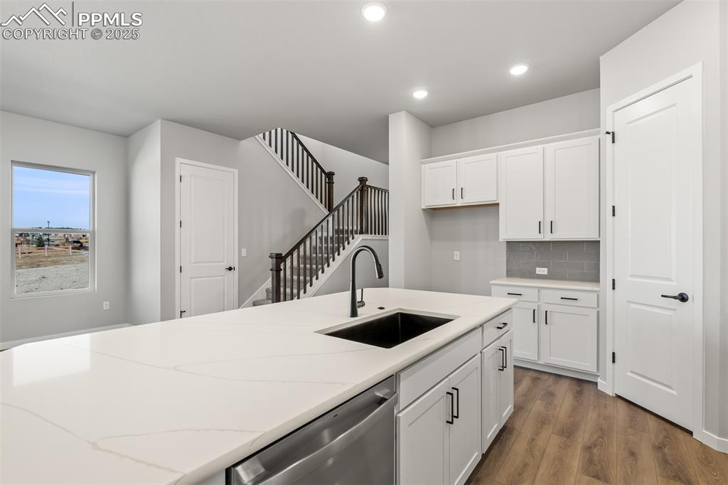 Image 7 of 38: Kitchen