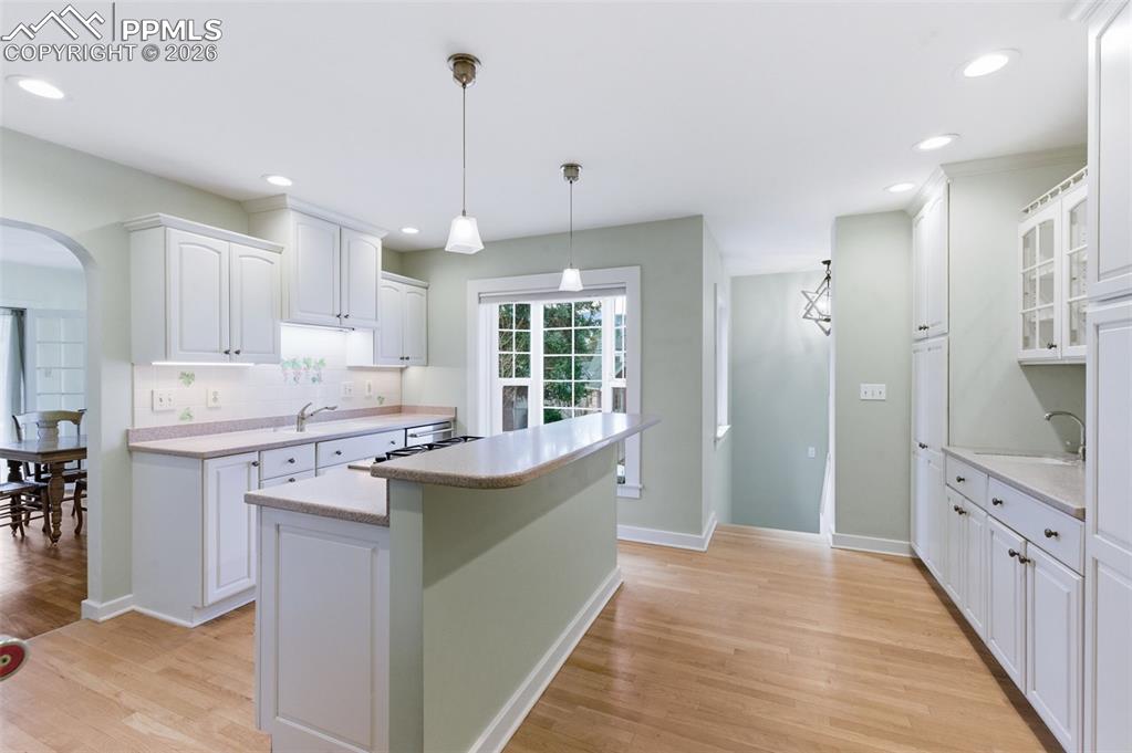 Image 11 of 35: Kitchen