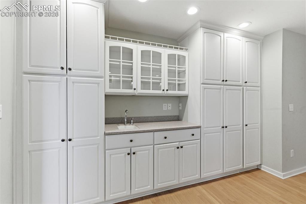 Image 12 of 35: Kitchen