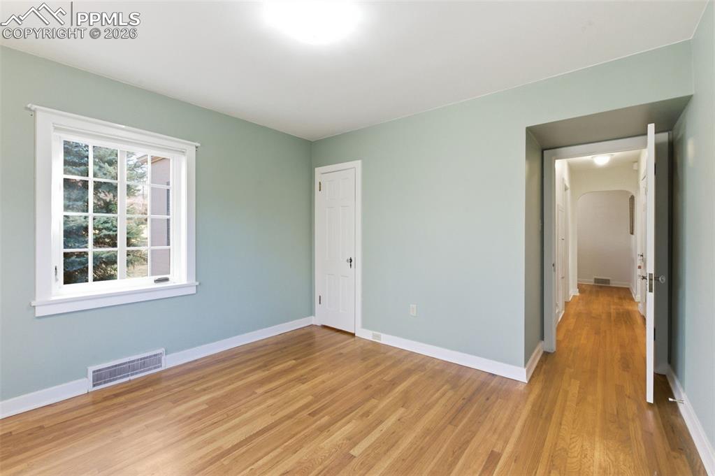 Image 21 of 35: Bedroom