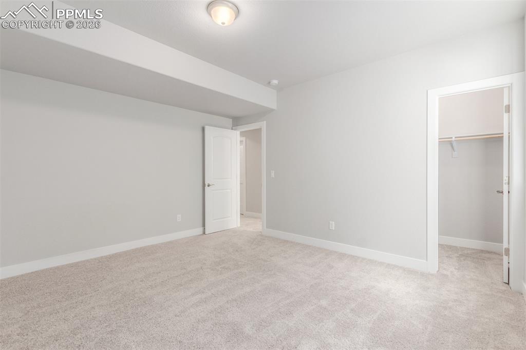 Image 31 of 46: Bedroom