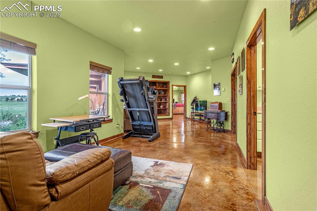 Image 22 of 43: Family Room