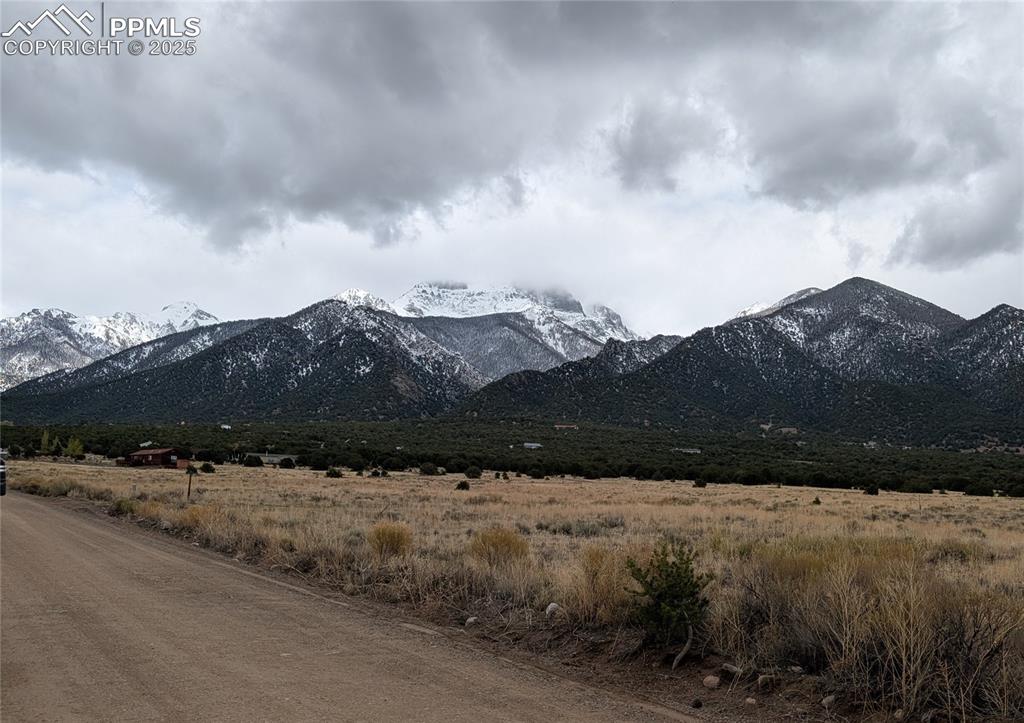 Image 3 of 4: View of mountain background