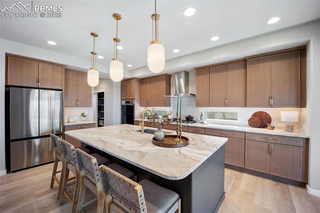 Image 10 of 49: Kitchen