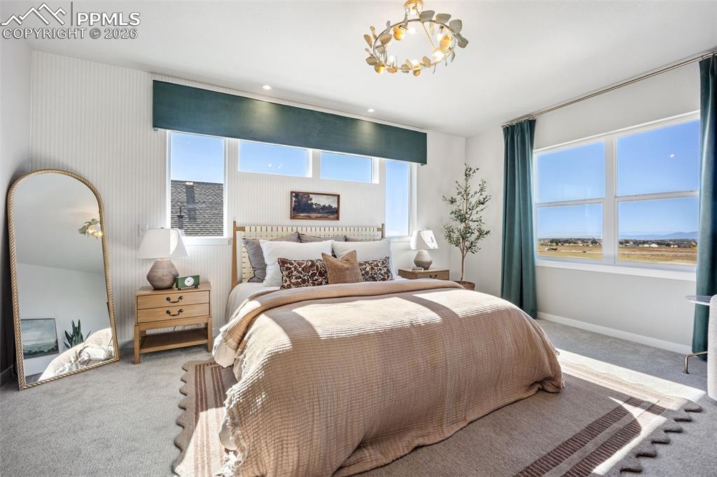 Image 19 of 49: Bedroom