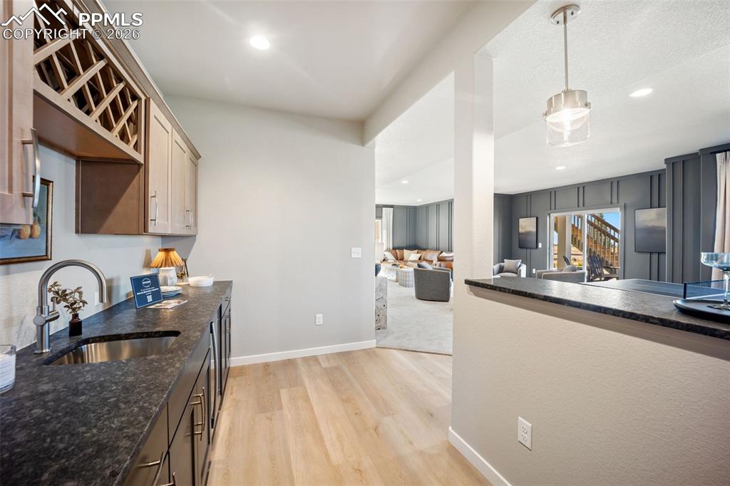 Image 36 of 49: Kitchen