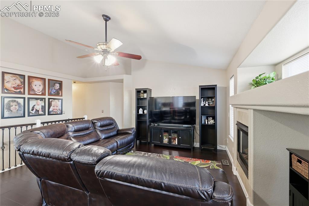 Image 14 of 36: Living Room