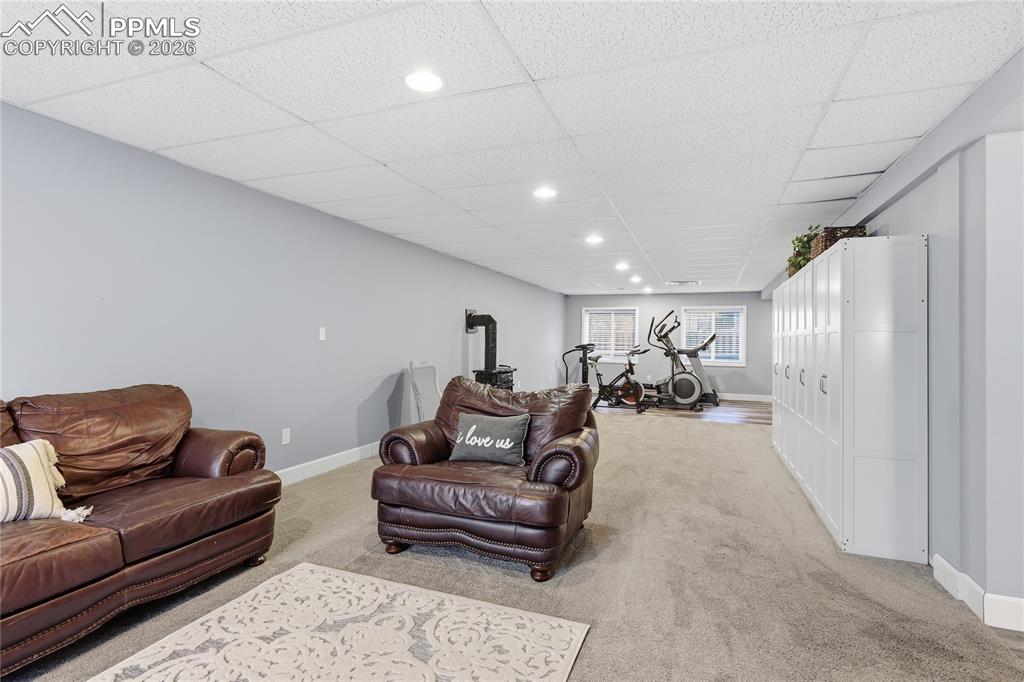 Image 28 of 36: Living Room