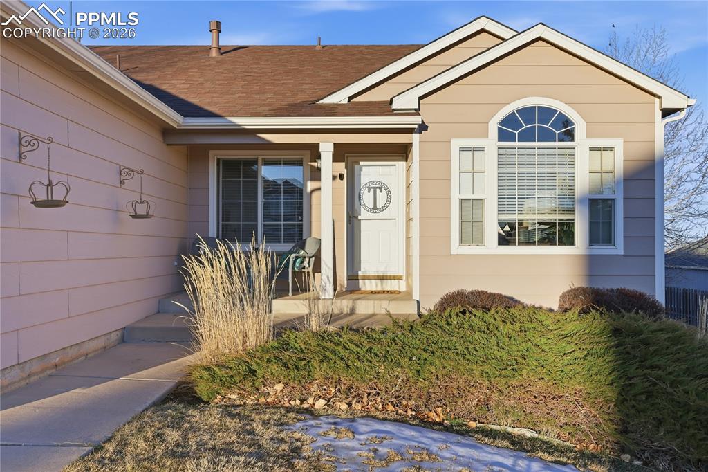 Image 3 of 36: Entry