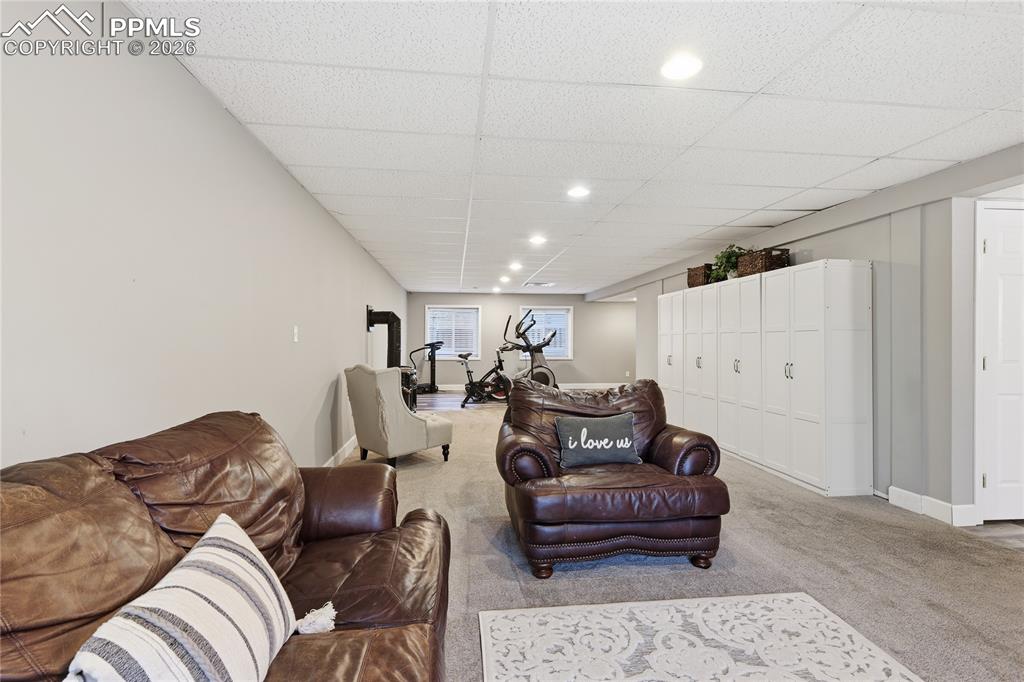 Image 30 of 36: Living Room