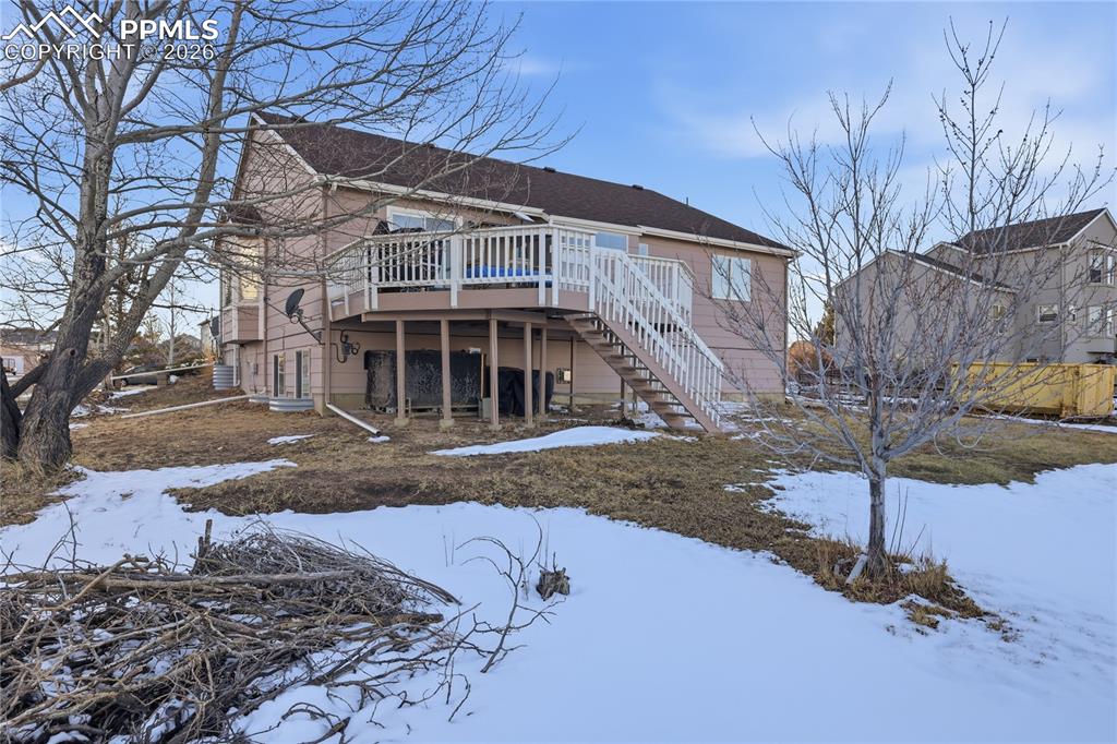 Image 5 of 36: Back of Structure