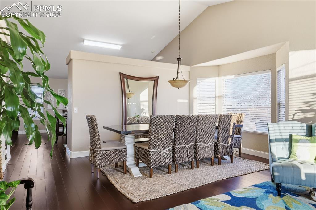 Image 6 of 36: Dining Area