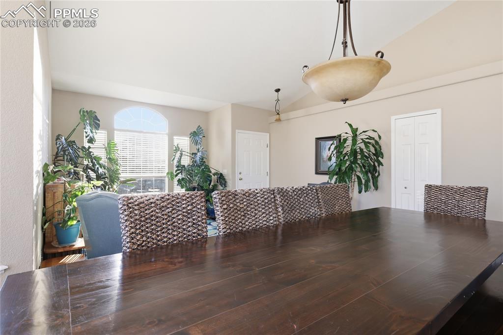 Image 8 of 36: Dining Area