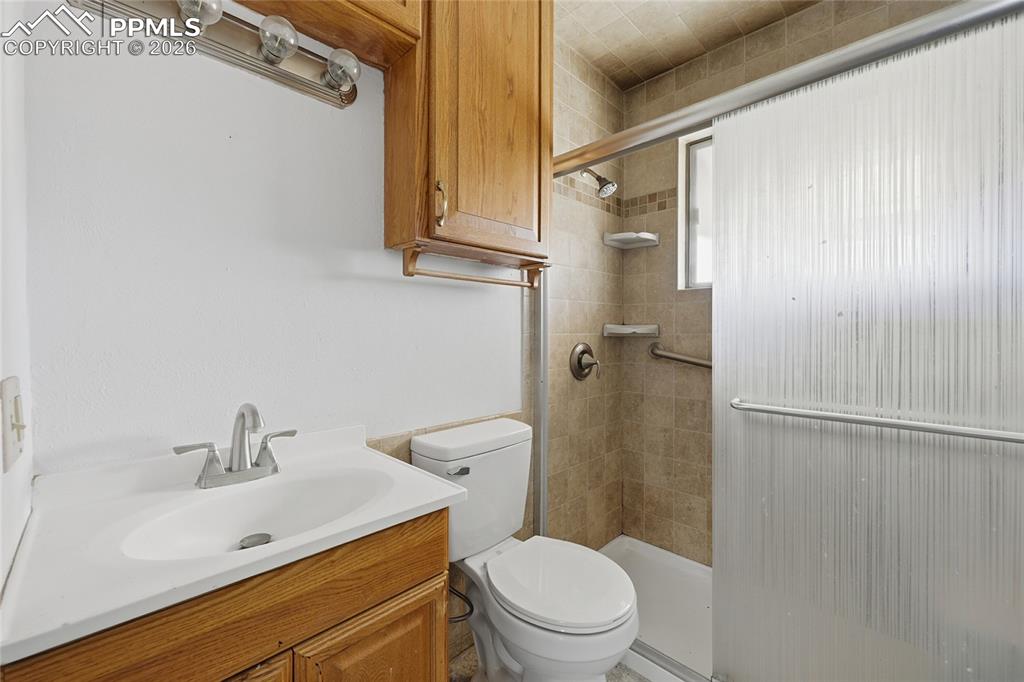 Image 15 of 25: Bathroom