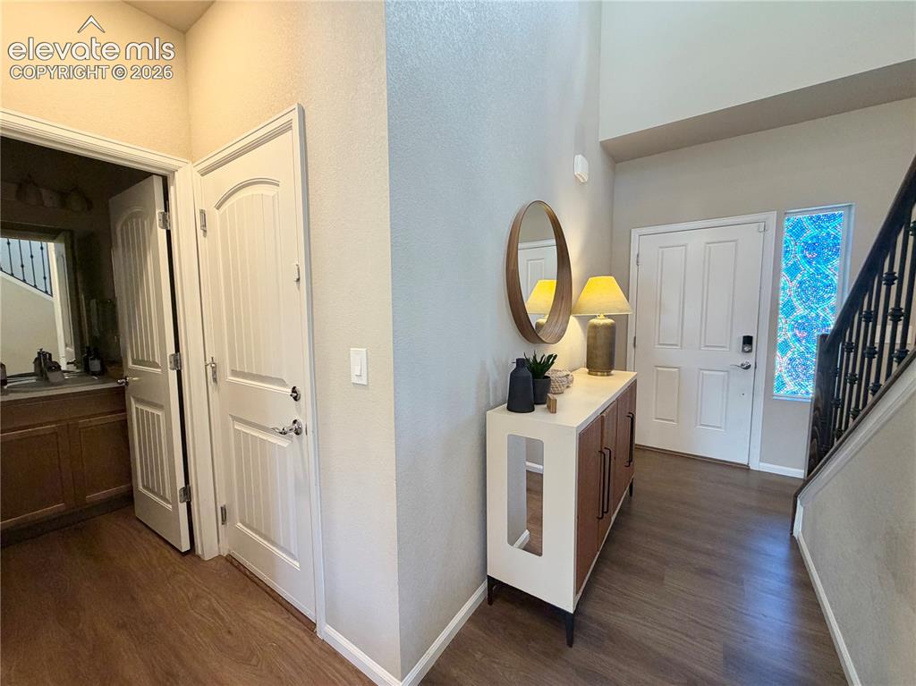 Image 11 of 27: Entry