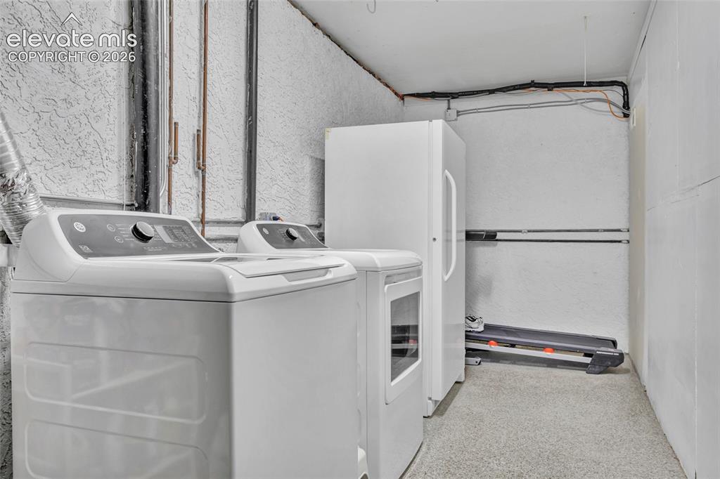 Image 38 of 44: Utility Room