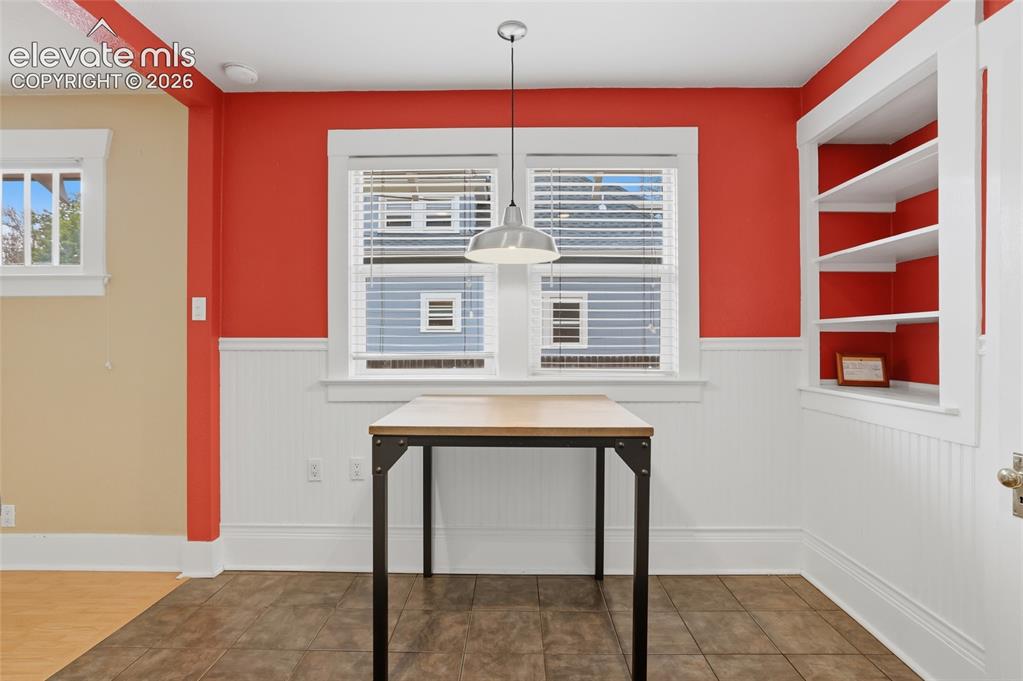 Image 17 of 37: Dining Area