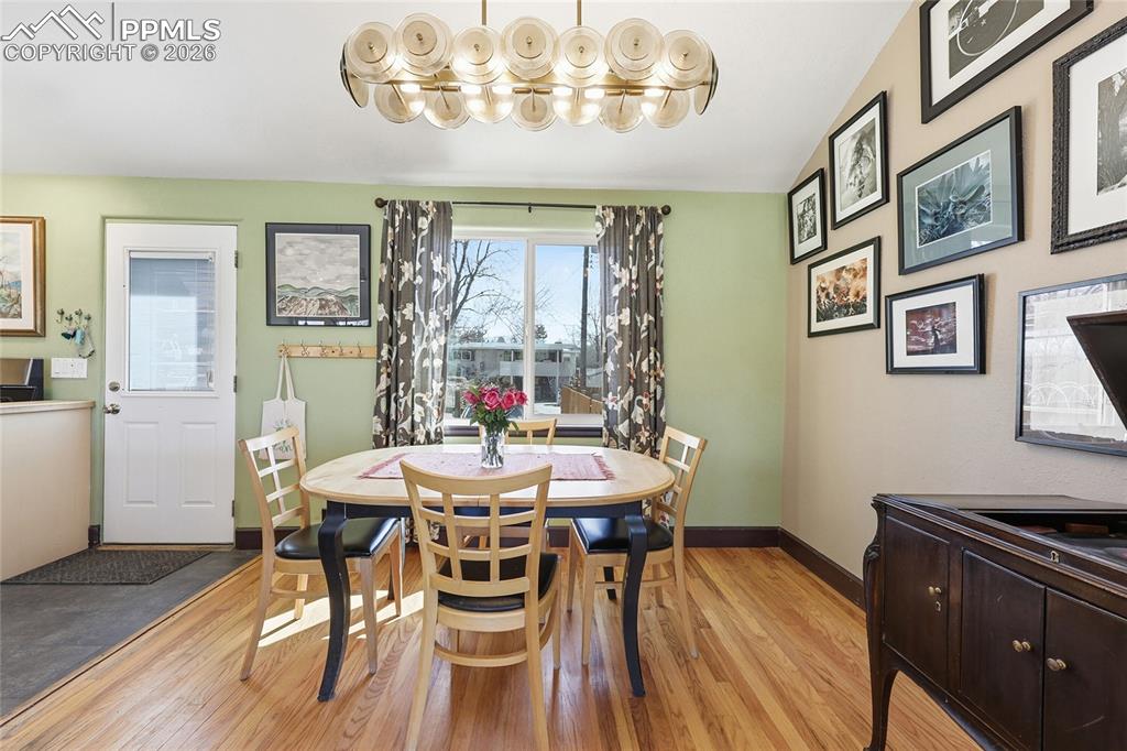 Image 12 of 47: Dining Area