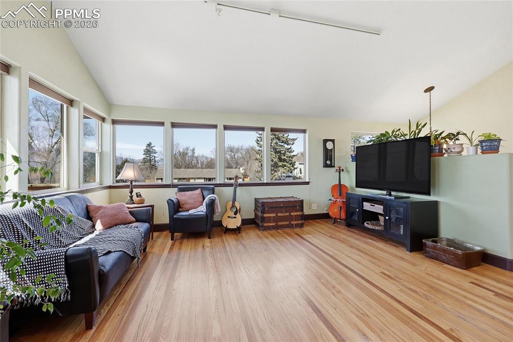 Image 4 of 47: Living Room