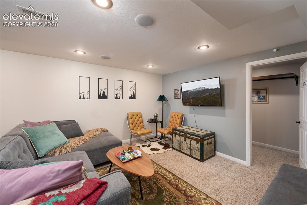 Image 16 of 40: Living Room