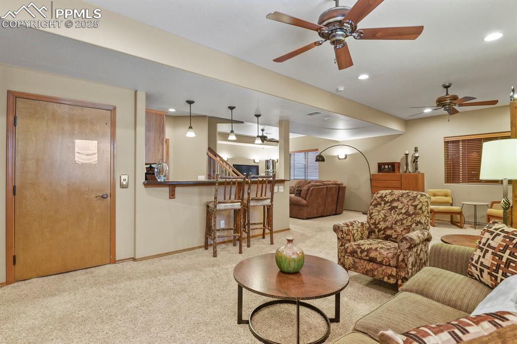 Image 31 of 49: Family Room