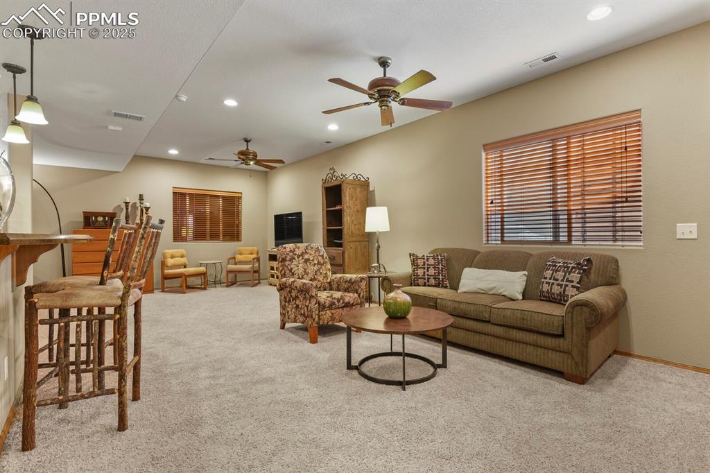 Image 32 of 49: Family Room