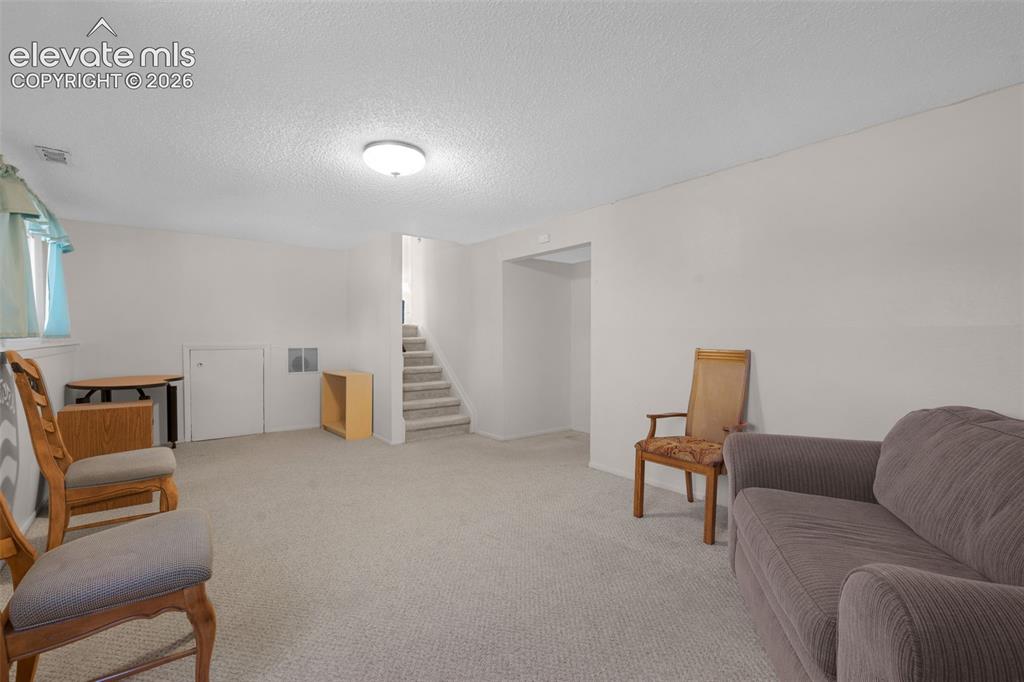 Image 12 of 25: Sitting Room