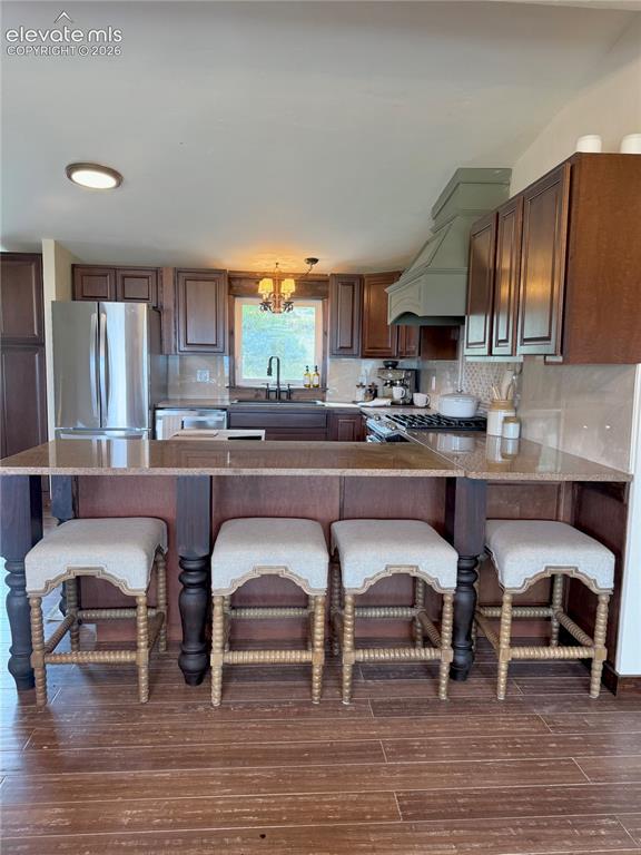 Image 9 of 34: Kitchen