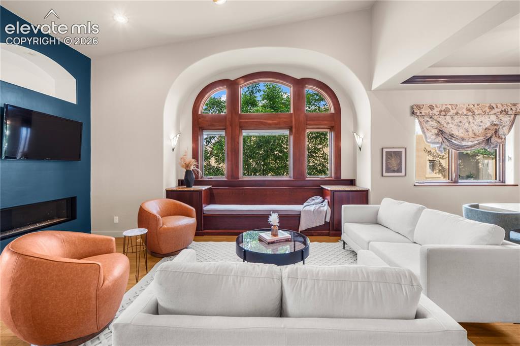 Image 13 of 49: Living Room
