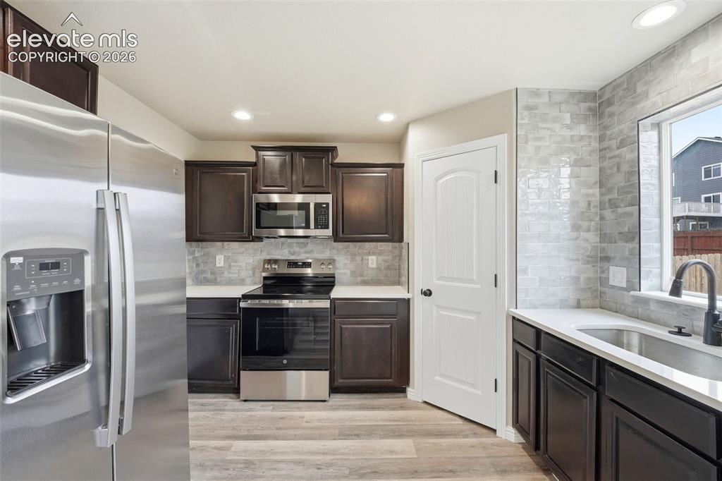 Image 5 of 34: Kitchen