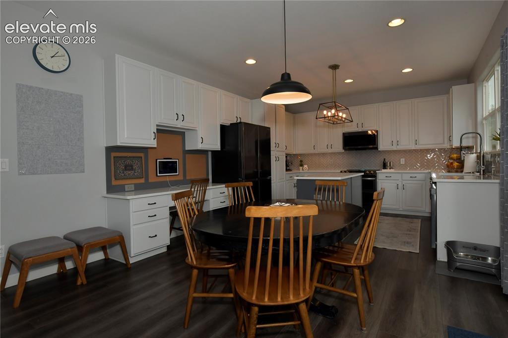 Image 12 of 36: Kitchen