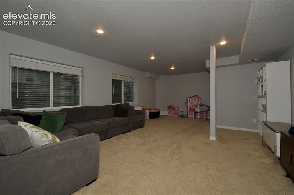 Image 24 of 36: Family Room