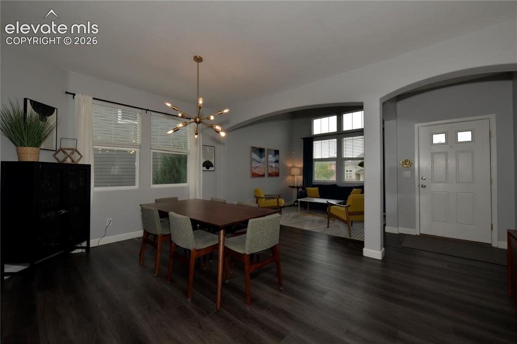 Image 6 of 36: Dining Area
