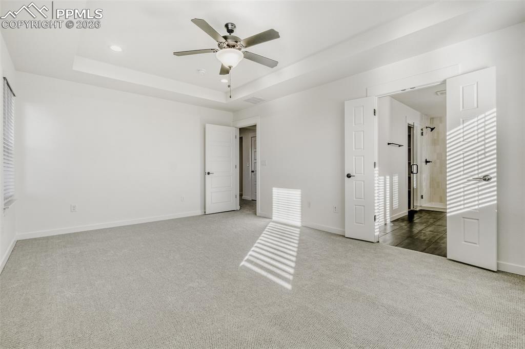 Image 17 of 28: Bedroom