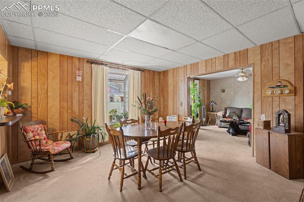 Image 10 of 32: Dining Area