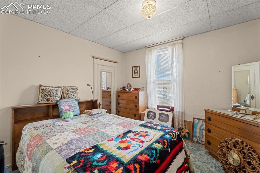 Image 17 of 32: Bedroom